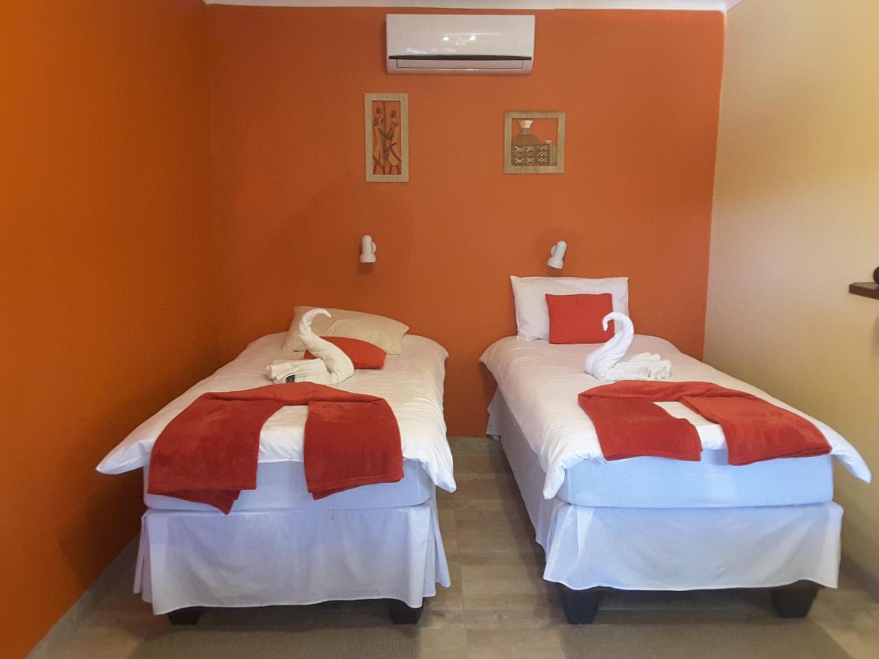 Melissa'S Guest House Kamanjab 外观 照片