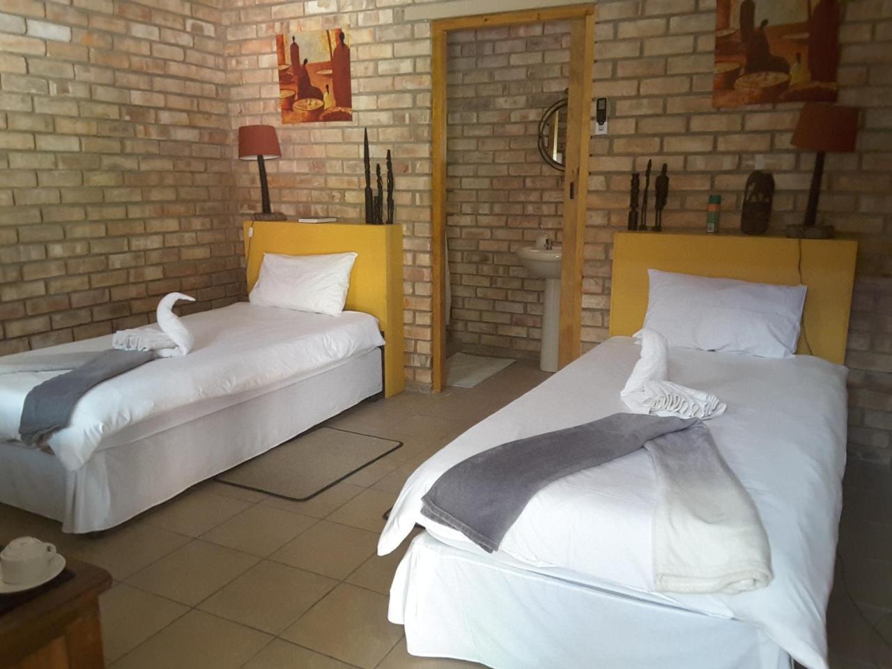 Melissa'S Guest House Kamanjab 外观 照片
